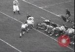 Standbild Football Game Evanston Illinois USA, 1940, aus Sekunde 37 historischem Filmmaterial Videoclip 65675059026