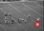 Standbild Football Game Evanston Illinois USA, 1940, aus Sekunde 52 historischem Filmmaterial Videoclip 65675059026