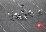 Standbild Football Game Evanston Illinois USA, 1940, aus Sekunde 55 historischem Filmmaterial Videoclip 65675059026