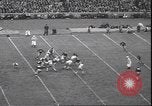 Standbild Football Game Evanston Illinois USA, 1940, aus Sekunde 60 historischem Filmmaterial Videoclip 65675059026
