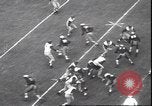 Standbild Football Game Philadelphia Pennsylvania USA, 1940, aus Sekunde 5 historischem Filmmaterial Videoclip 65675059027
