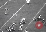 Standbild Football Game Philadelphia Pennsylvania USA, 1940, aus Sekunde 6 historischem Filmmaterial Videoclip 65675059027