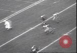 Standbild Football Game Philadelphia Pennsylvania USA, 1940, aus Sekunde 8 historischem Filmmaterial Videoclip 65675059027