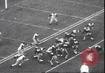 Standbild Football Game Philadelphia Pennsylvania USA, 1940, aus Sekunde 12 historischem Filmmaterial Videoclip 65675059027