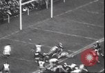 Standbild Football Game Philadelphia Pennsylvania USA, 1940, aus Sekunde 14 historischem Filmmaterial Videoclip 65675059027
