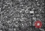 Standbild Football Game Philadelphia Pennsylvania USA, 1940, aus Sekunde 16 historischem Filmmaterial Videoclip 65675059027