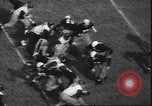 Standbild Football Game Philadelphia Pennsylvania USA, 1940, aus Sekunde 18 historischem Filmmaterial Videoclip 65675059027