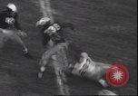 Standbild Football Game Philadelphia Pennsylvania USA, 1940, aus Sekunde 24 historischem Filmmaterial Videoclip 65675059027