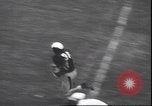 Standbild Football Game Philadelphia Pennsylvania USA, 1940, aus Sekunde 26 historischem Filmmaterial Videoclip 65675059027
