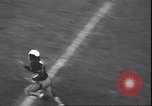 Standbild Football Game Philadelphia Pennsylvania USA, 1940, aus Sekunde 27 historischem Filmmaterial Videoclip 65675059027