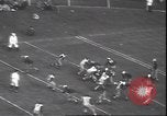 Standbild Football Game Philadelphia Pennsylvania USA, 1940, aus Sekunde 34 historischem Filmmaterial Videoclip 65675059027