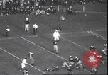 Standbild Football Game Philadelphia Pennsylvania USA, 1940, aus Sekunde 39 historischem Filmmaterial Videoclip 65675059027
