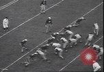 Standbild Football Game Philadelphia Pennsylvania USA, 1940, aus Sekunde 46 historischem Filmmaterial Videoclip 65675059027