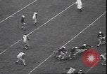 Standbild Football Game Philadelphia Pennsylvania USA, 1940, aus Sekunde 48 historischem Filmmaterial Videoclip 65675059027