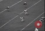 Standbild Football Game Philadelphia Pennsylvania USA, 1940, aus Sekunde 49 historischem Filmmaterial Videoclip 65675059027
