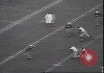 Standbild Football Game Philadelphia Pennsylvania USA, 1940, aus Sekunde 50 historischem Filmmaterial Videoclip 65675059027