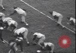 Standbild Football Game Philadelphia Pennsylvania USA, 1940, aus Sekunde 57 historischem Filmmaterial Videoclip 65675059027