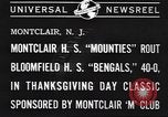 Standbild Football Game Montclair New Jersey USA, 1940, aus Sekunde 6 historischem Filmmaterial Videoclip 65675059028