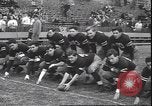 Standbild Football Game Montclair New Jersey USA, 1940, aus Sekunde 27 historischem Filmmaterial Videoclip 65675059028