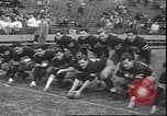 Standbild Football Game Montclair New Jersey USA, 1940, aus Sekunde 28 historischem Filmmaterial Videoclip 65675059028