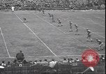 Standbild Football Game Montclair New Jersey USA, 1940, aus Sekunde 43 historischem Filmmaterial Videoclip 65675059028