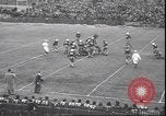 Standbild Football Game Montclair New Jersey USA, 1940, aus Sekunde 53 historischem Filmmaterial Videoclip 65675059028