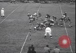 Standbild Football Game Montclair New Jersey USA, 1940, aus Sekunde 62 historischem Filmmaterial Videoclip 65675059028