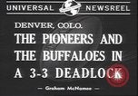 Standbild Football Game Denver Colorado USA, 1940, aus Sekunde 3 historischem Filmmaterial Videoclip 65675059029
