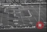 Standbild Football Game Denver Colorado USA, 1940, aus Sekunde 12 historischem Filmmaterial Videoclip 65675059029