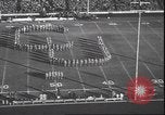 Standbild Football Game Denver Colorado USA, 1940, aus Sekunde 15 historischem Filmmaterial Videoclip 65675059029