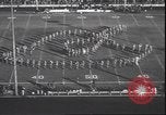 Standbild Football Game Denver Colorado USA, 1940, aus Sekunde 19 historischem Filmmaterial Videoclip 65675059029