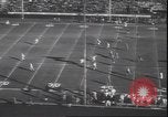 Standbild Football Game Denver Colorado USA, 1940, aus Sekunde 22 historischem Filmmaterial Videoclip 65675059029