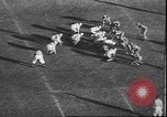 Standbild Football Game Denver Colorado USA, 1940, aus Sekunde 29 historischem Filmmaterial Videoclip 65675059029
