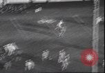 Standbild Football Game Denver Colorado USA, 1940, aus Sekunde 32 historischem Filmmaterial Videoclip 65675059029