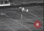 Standbild Football Game Denver Colorado USA, 1940, aus Sekunde 36 historischem Filmmaterial Videoclip 65675059029
