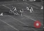 Standbild Football Game Denver Colorado USA, 1940, aus Sekunde 40 historischem Filmmaterial Videoclip 65675059029