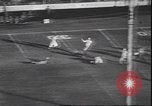 Standbild Football Game Denver Colorado USA, 1940, aus Sekunde 43 historischem Filmmaterial Videoclip 65675059029