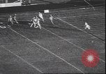 Standbild Football Game Denver Colorado USA, 1940, aus Sekunde 46 historischem Filmmaterial Videoclip 65675059029