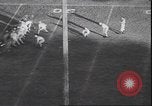 Standbild Football Game Denver Colorado USA, 1940, aus Sekunde 48 historischem Filmmaterial Videoclip 65675059029