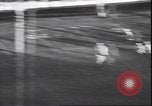 Standbild Football Game Denver Colorado USA, 1940, aus Sekunde 57 historischem Filmmaterial Videoclip 65675059029