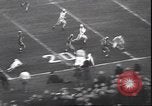 Standbild Football Game Denver Colorado USA, 1940, aus Sekunde 61 historischem Filmmaterial Videoclip 65675059029