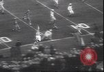 Standbild Football Game Denver Colorado USA, 1940, aus Sekunde 62 historischem Filmmaterial Videoclip 65675059029