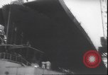 Standbild Start der USS Natoma Bay CVE-62 Vancouver Washington USA, 1943, aus Sekunde 12 historischem Filmmaterial Videoclip 65675059035