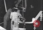 Standbild Start der USS Natoma Bay CVE-62 Vancouver Washington USA, 1943, aus Sekunde 22 historischem Filmmaterial Videoclip 65675059035