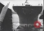 Standbild Start der USS Natoma Bay CVE-62 Vancouver Washington USA, 1943, aus Sekunde 29 historischem Filmmaterial Videoclip 65675059035