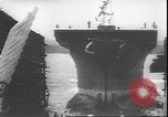 Standbild Start der USS Natoma Bay CVE-62 Vancouver Washington USA, 1943, aus Sekunde 32 historischem Filmmaterial Videoclip 65675059035