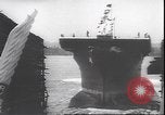 Standbild Start der USS Natoma Bay CVE-62 Vancouver Washington USA, 1943, aus Sekunde 36 historischem Filmmaterial Videoclip 65675059035