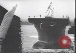 Standbild Start der USS Natoma Bay CVE-62 Vancouver Washington USA, 1943, aus Sekunde 37 historischem Filmmaterial Videoclip 65675059035