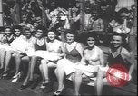 Standbild schönsten Beine contest Palisades Park New Jersey USA, 1943, aus Sekunde 11 historischem Filmmaterial Videoclip 65675059037