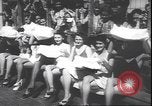 Standbild schönsten Beine contest Palisades Park New Jersey USA, 1943, aus Sekunde 12 historischem Filmmaterial Videoclip 65675059037